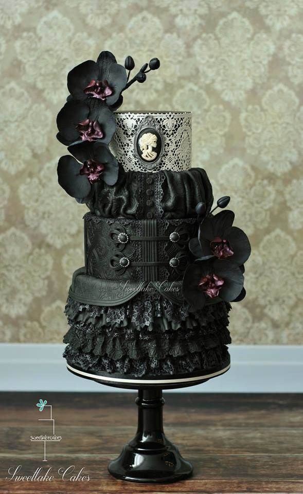 Gothic wedding cake by Sweetlake Cakes