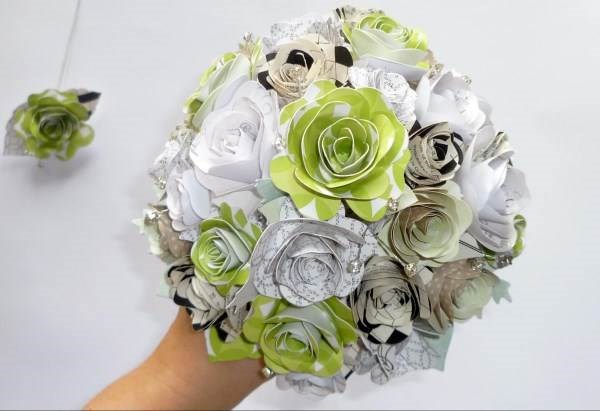 Unique paper rose bridal bouquet.