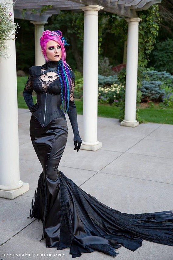Black mermaid style fishtail dress from KMK Designs | Misfit Wedding