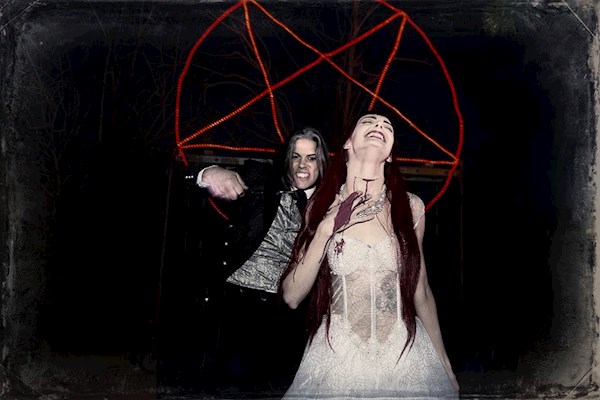 Drawing blood at a Satanic wedding | Misfit Wedding