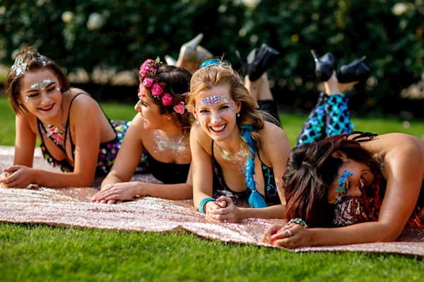 Cambridge Glitter Bar - for your wedding day or hen party.