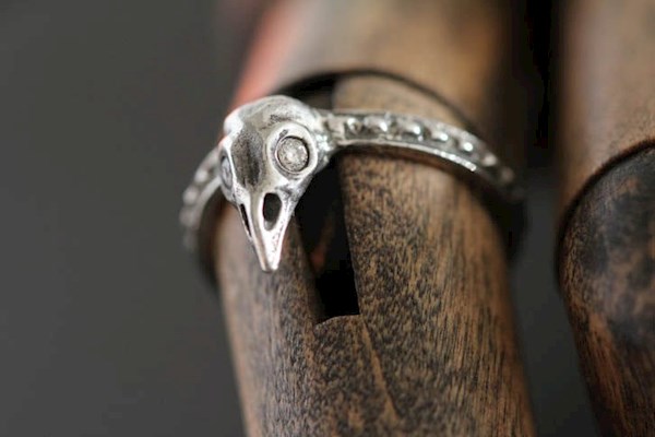 Diamond Eye bird skull ring from Blue Bayer | Misfit Wedding